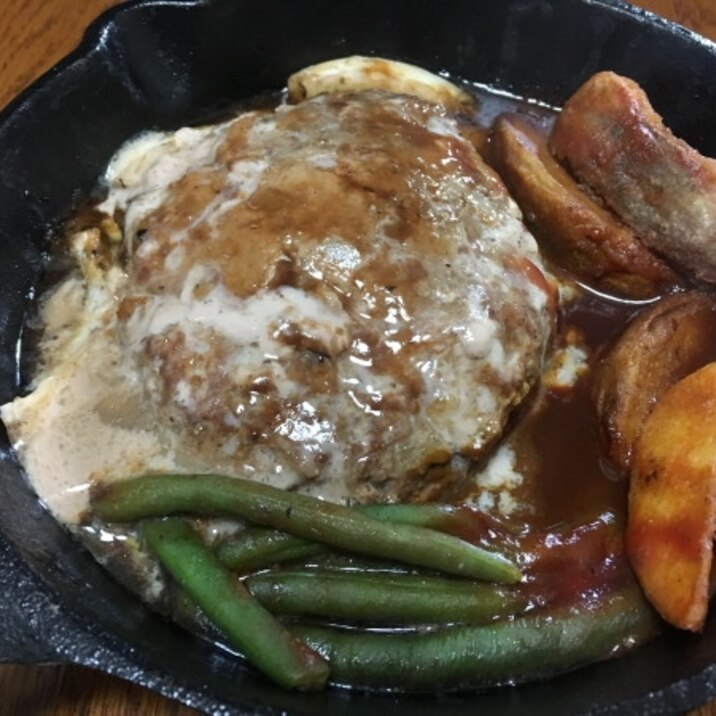 夫も絶賛！スキレットで作ったハンバーグ